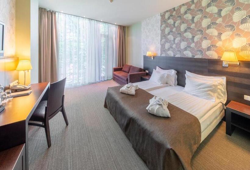 Superior Oda, Rixwell Elefant