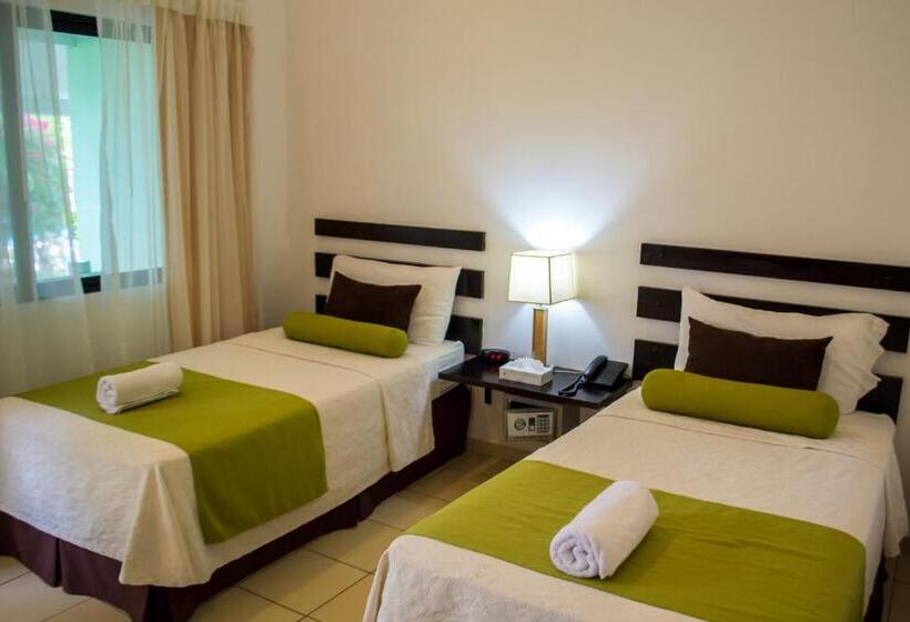 غرفه قياسيه سريرين مزدوجين, Seis Playas