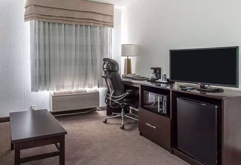 Sviitti, Sleep Inn & Suites Near I 90 And Ashtabula