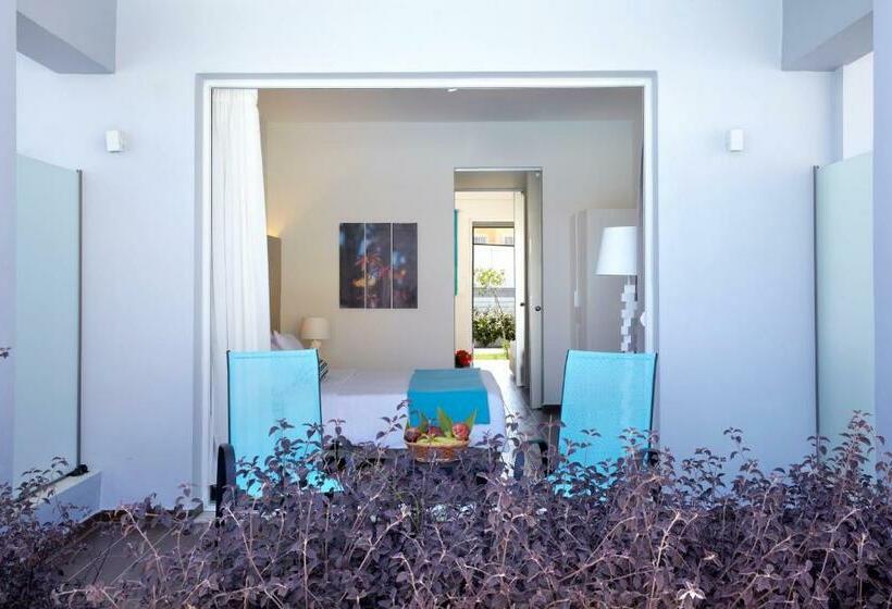 패밀리 룸 풀장 전망, Sunshine Rhodes