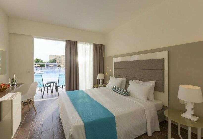 패밀리 룸 풀장 전망, Sunshine Rhodes