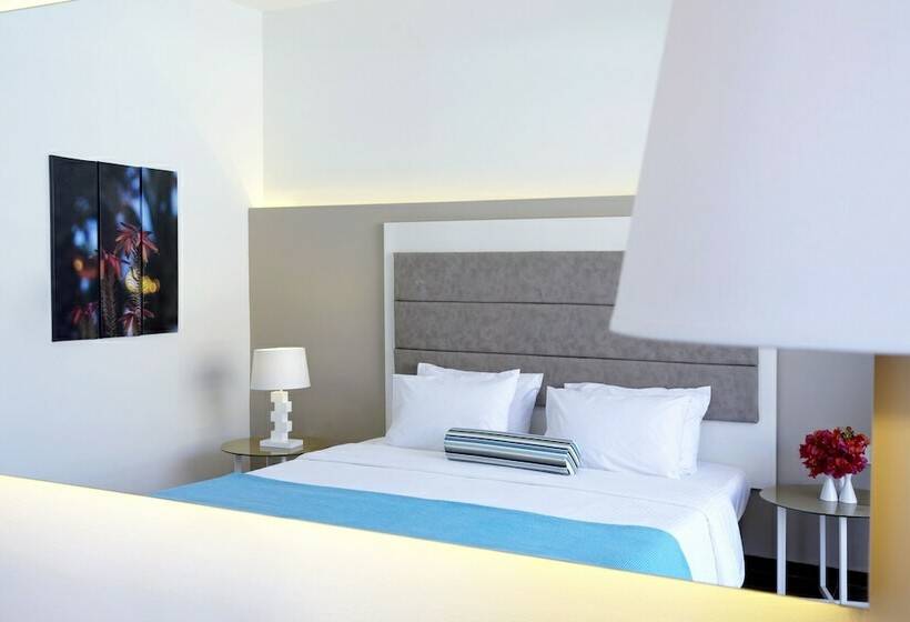 패밀리 룸 풀장 전망, Sunshine Rhodes