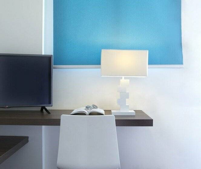 패밀리 룸 풀장 전망, Sunshine Rhodes