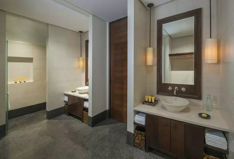 اتاق استاندارد با چشم‌انداز دریا, The Chedi Muscat