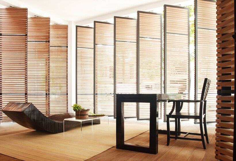 スイート, The Library