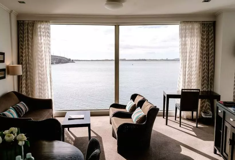 Suite with Views, Trinity Wharf Tauranga