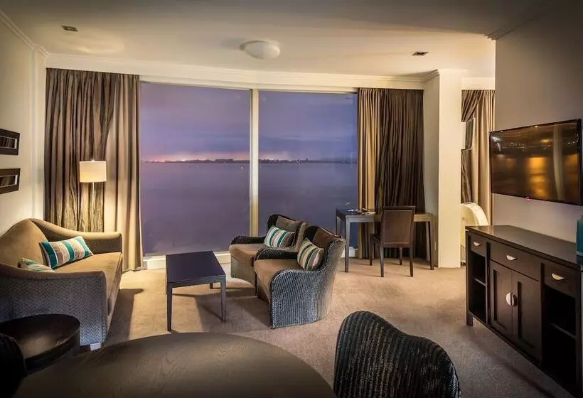 Suite with Views, Trinity Wharf Tauranga