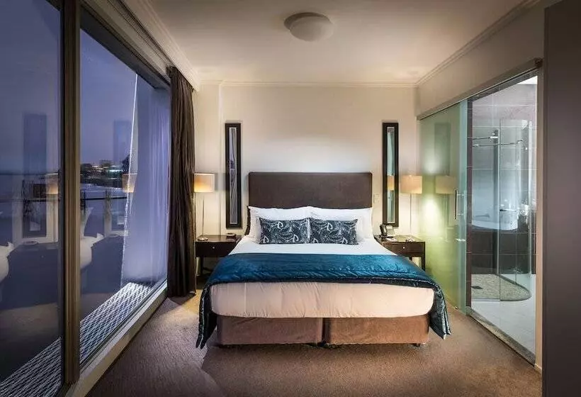Suite with Views, Trinity Wharf Tauranga