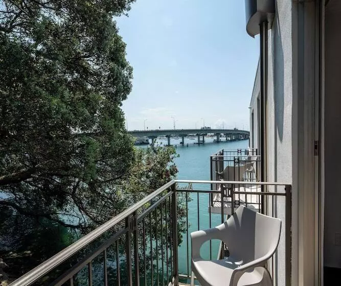 Superior Room Side Sea View, Trinity Wharf Tauranga