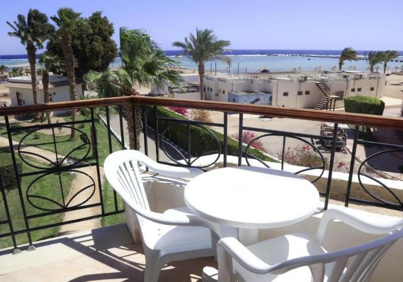 اتاق خانوادگی با چشم‌انداز جانبی دریا, Labranda Club Makadi