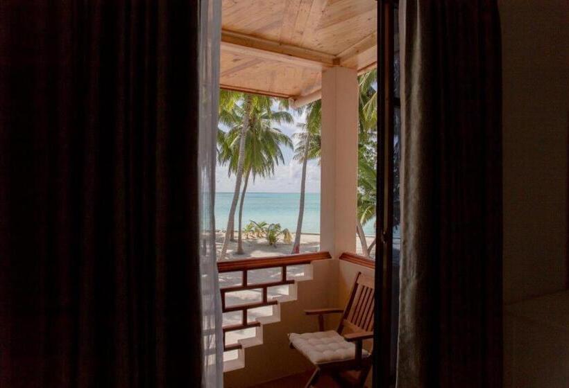 اتاق خانوادگی با چشم‌انداز دریا, Riveli Retreat Mathiveri