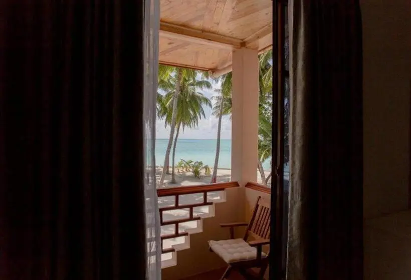اتاق خانوادگی با چشم‌انداز دریا, Riveli Retreat Mathiveri