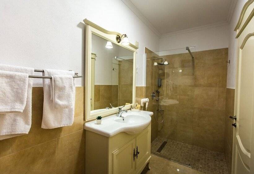 חדר דלוקס נוף לעיר, Ave, Alba!