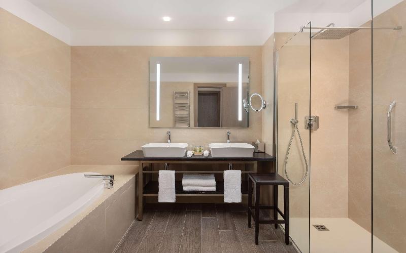 شقة غرفة واحدة مطلة على البحر, Hilton Rijeka Costabella Beach Resort & Spa