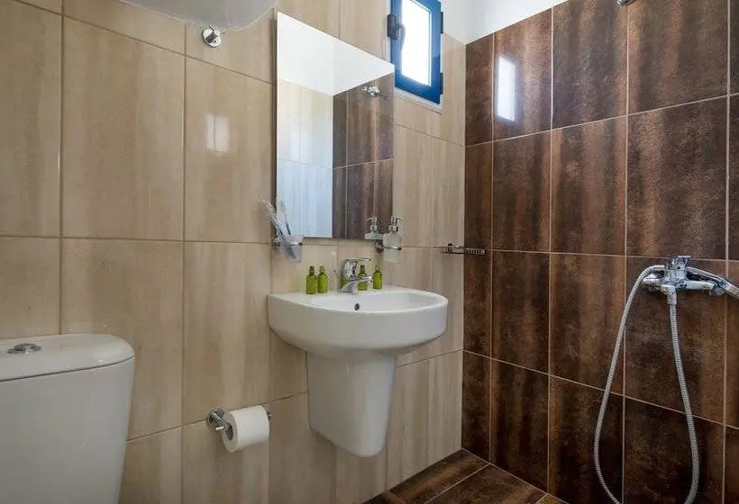 اتاق استاندارد پریمیوم سه تخته, John Akroyiali Rooms