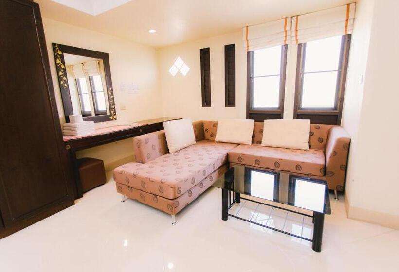 Четырехместный Номер Deluxe, Royal Princess City Lamphun