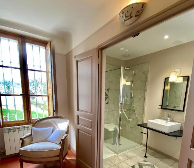 غرفة قياسية سرير كينج لذوى الإحتياجات الخاصة, Domaine Les Mûriers