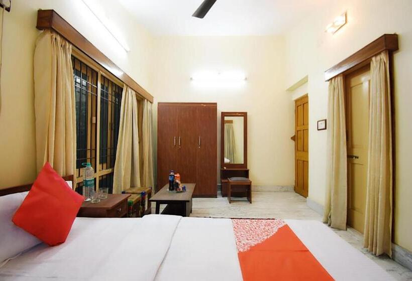 חדר סטנדרט עם מרפסת, Oyo 79023 Leela S Residency