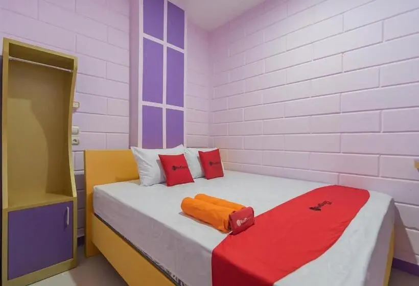 Quarto Deluxe, Reddoorz @ Cipanas Garut