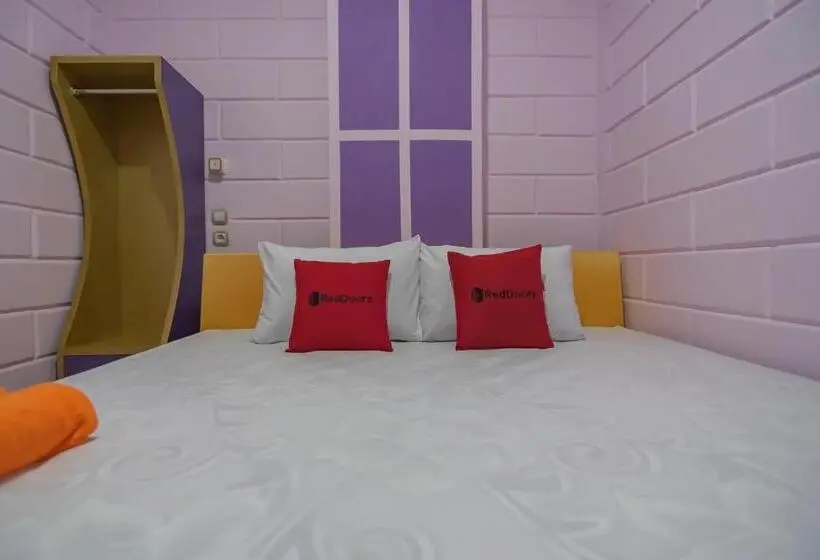 Quarto Deluxe, Reddoorz @ Cipanas Garut