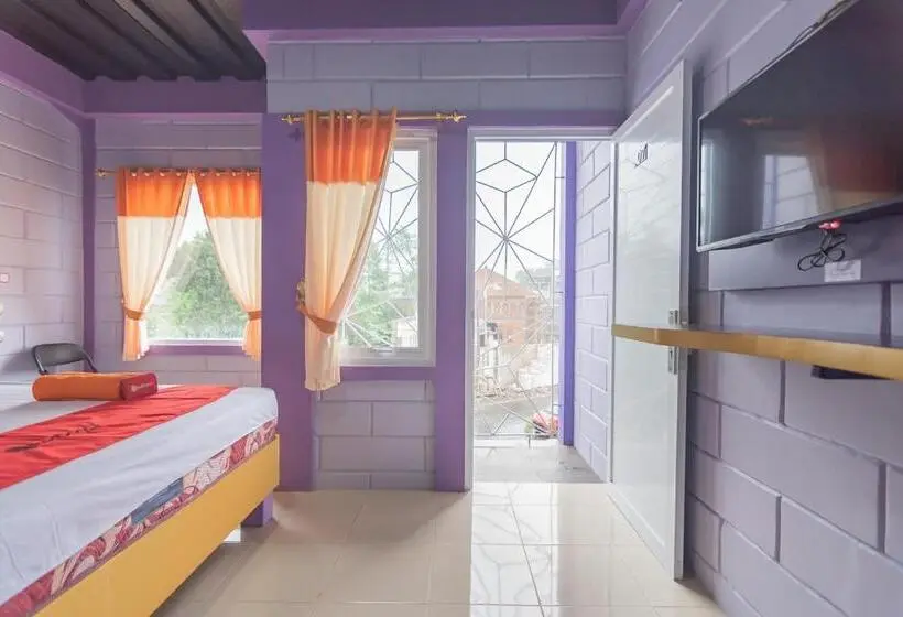 Suíte, Reddoorz @ Cipanas Garut