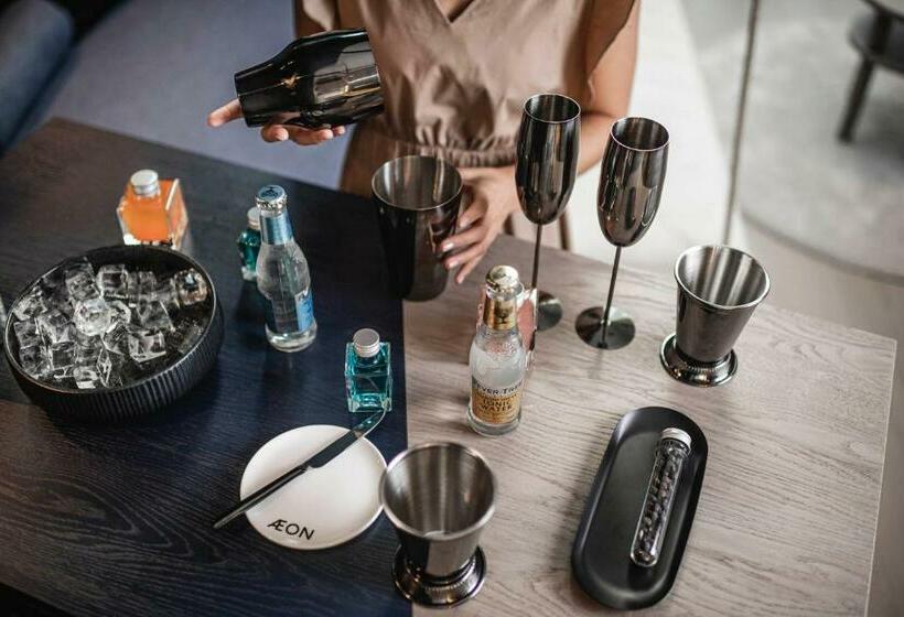 סוויטה עם ג'קוזי, Aeon Hotel   Adults Only Bed & Breakfast