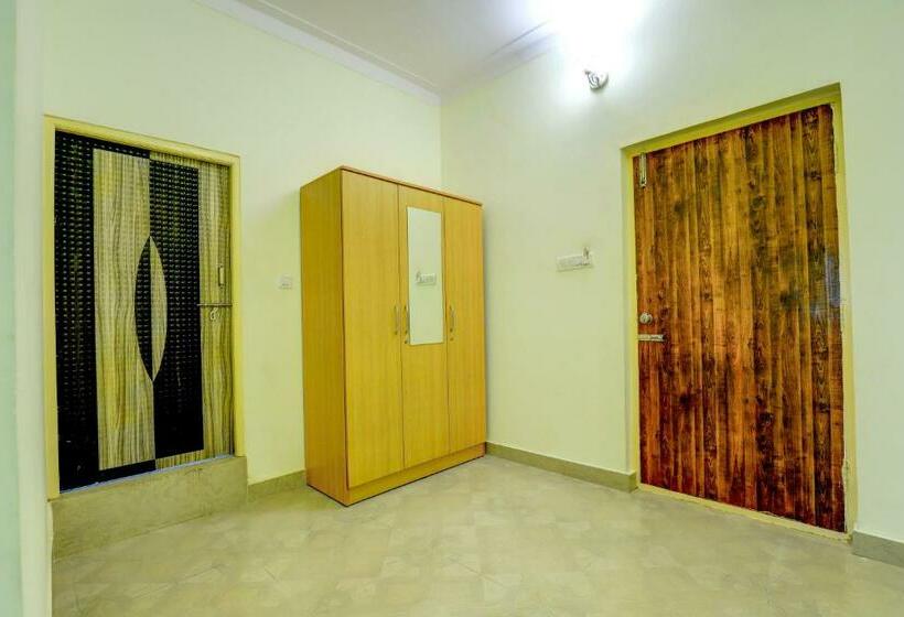 סוויטה, Ezzenza Royal Garden Brindavan Resort