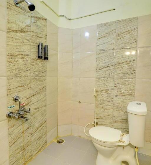 סוויטה, Ezzenza Royal Garden Brindavan Resort