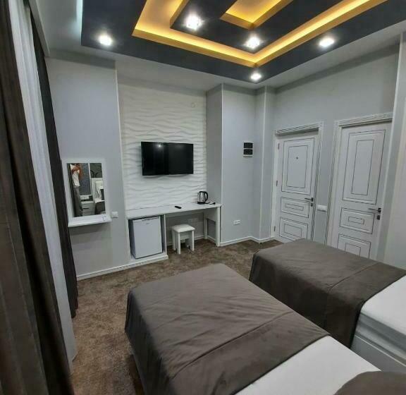 디럭스 룸, Juliet Yerevan