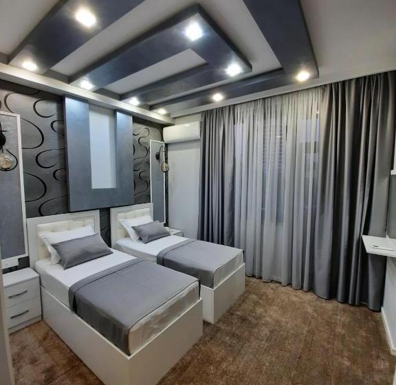 디럭스 룸, Juliet Yerevan