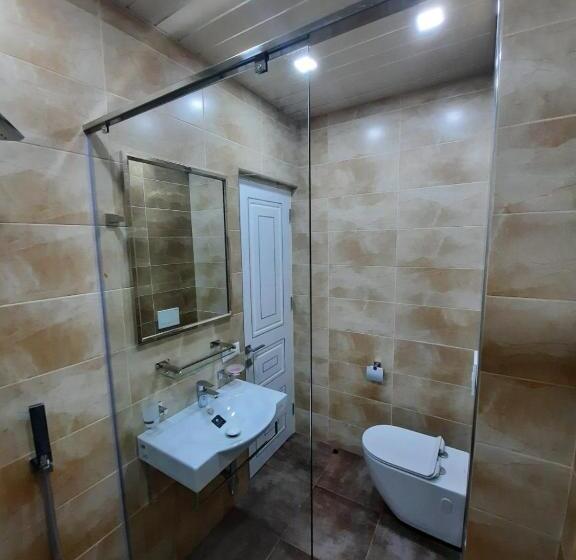 디럭스 룸, Juliet Yerevan