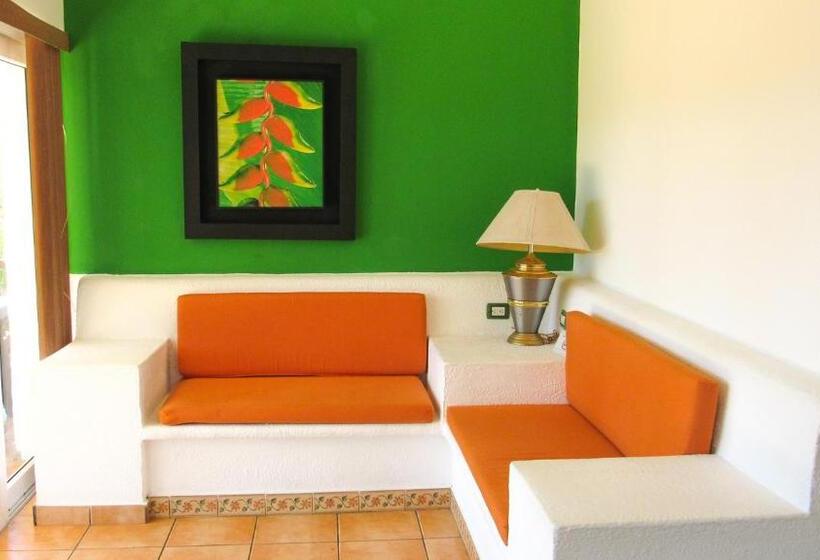 سوییت جونیور, Las Veraneras Villas & Resort