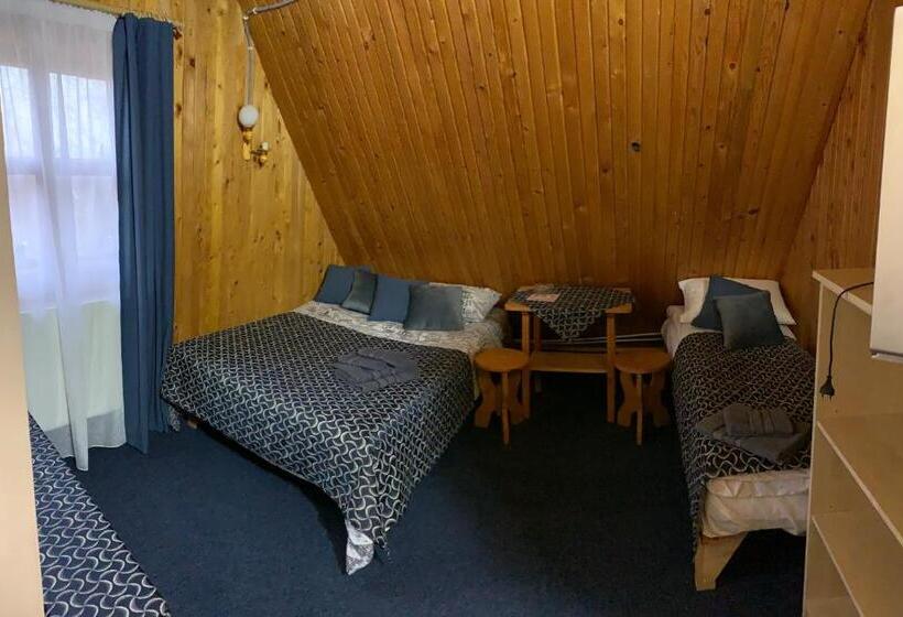 חדר בסיסי לשלושה, Mont Blanc Family Sport