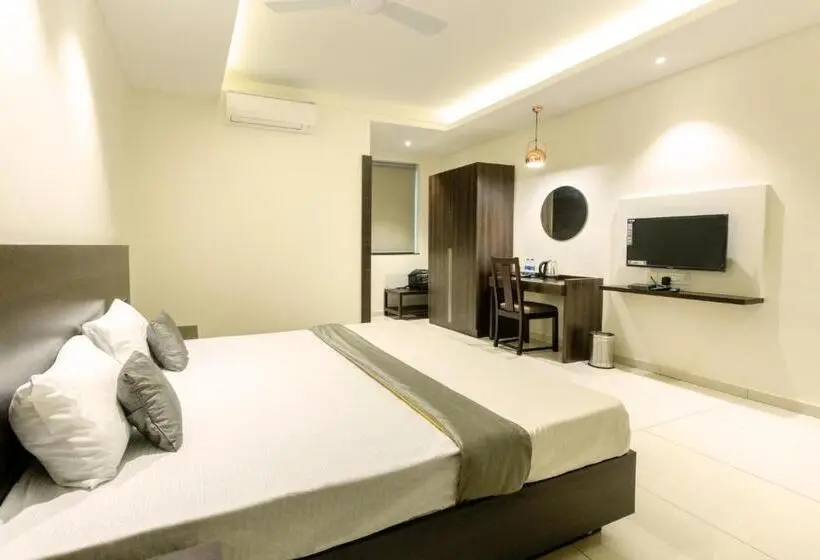 デラックスルーム, Paramount Suites & Service Apartments