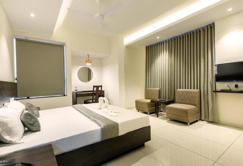 带城市景观的套间, Paramount Suites & Service Apartments