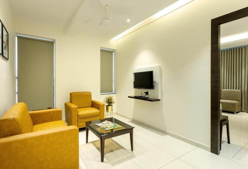 带城市景观的套间, Paramount Suites & Service Apartments