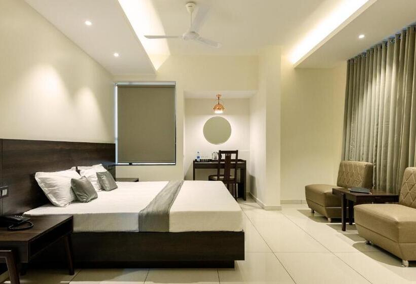 带城市景观的套间, Paramount Suites & Service Apartments