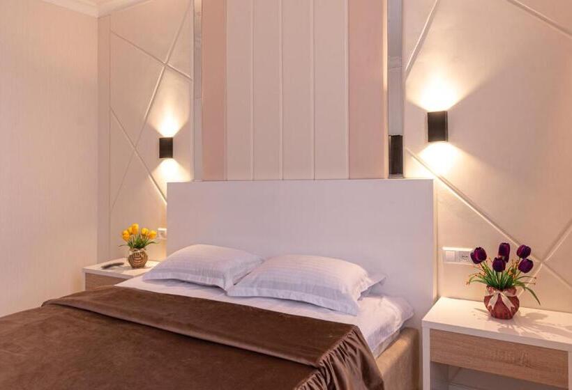 Quarto Deluxe, Tantana