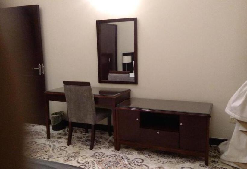 침실 1개 아파트, رميس البخاري