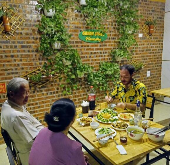 اتاق لوکس با تخت بزرگ, Green Space Homestay