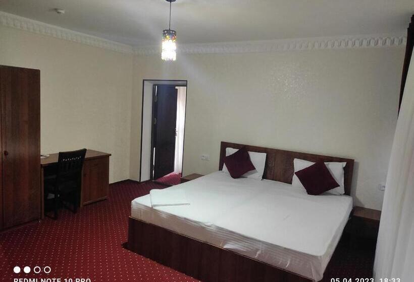 סוויטה משפחתית, Boutique Hotel Shakh