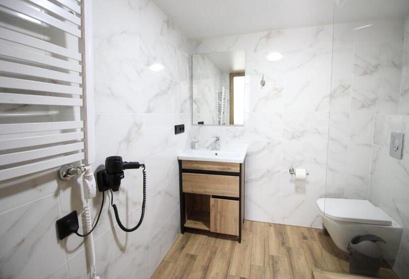 سوییت خانوادگی, опал