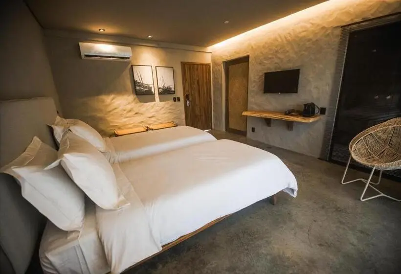 Superior Suite, Makena