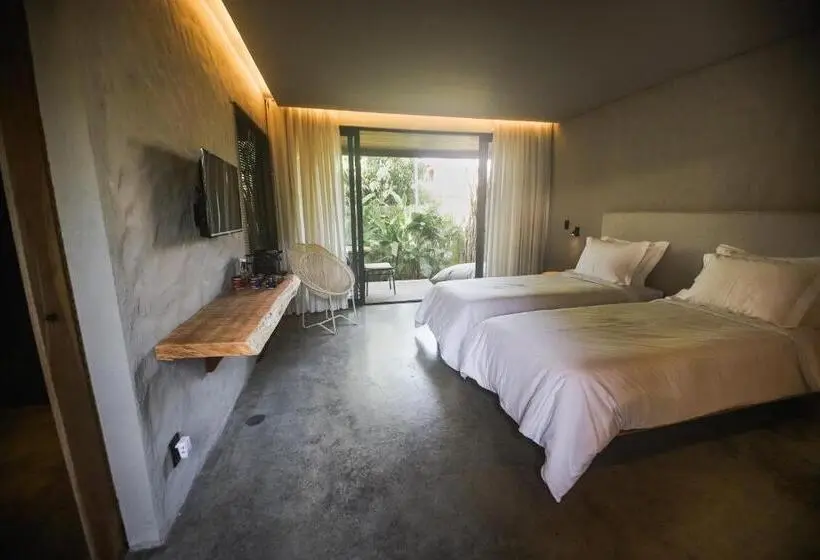 Superior Suite, Makena