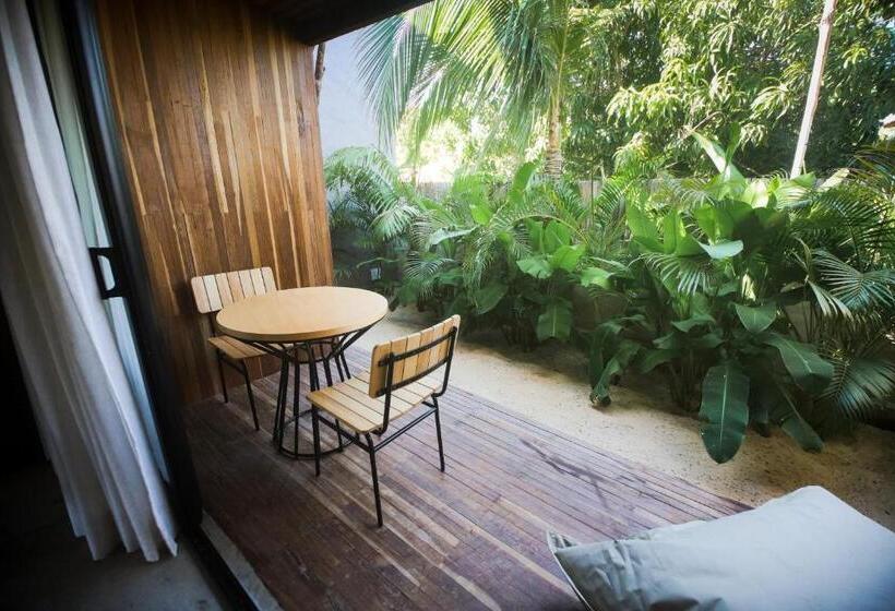 سوییت سوپریور, Makena