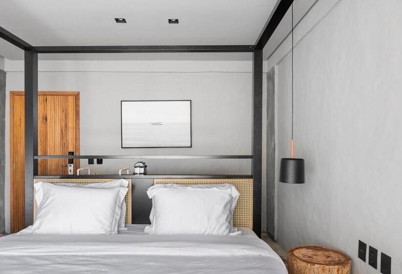 سوییت با استخر, Makena