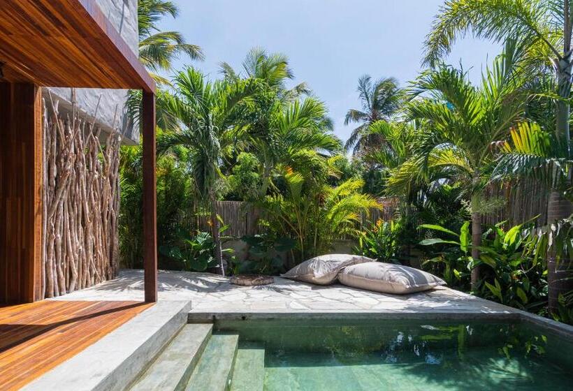 سوییت دوبلکس, Makena