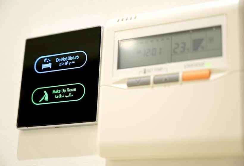 带大床的豪华间, Sela Hotel