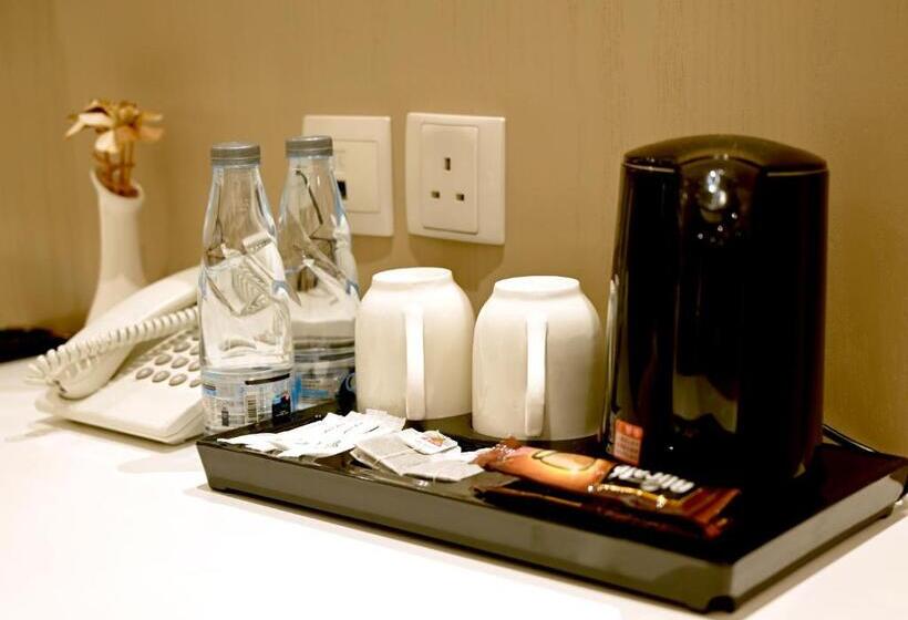 اتاق لوکس با تخت بزرگ, Sela Hotel