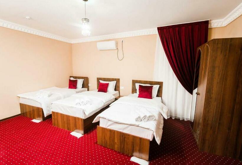 חדר סטנדרט לשלושה, Boutique Hotel Shakh